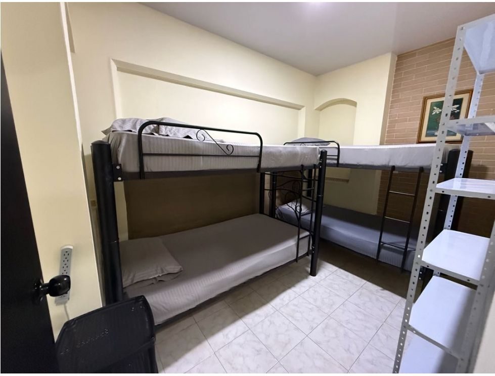 Bedroom 3: 2 bunk beds, 4 guests