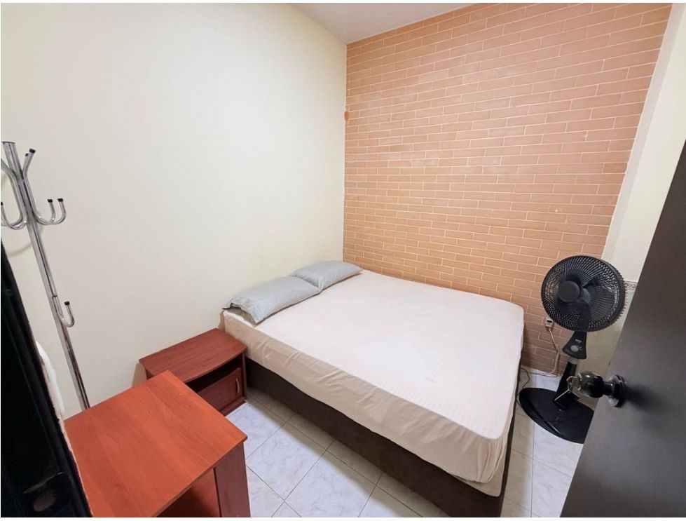 Bedroom 4: 1 double bed, 2 guests