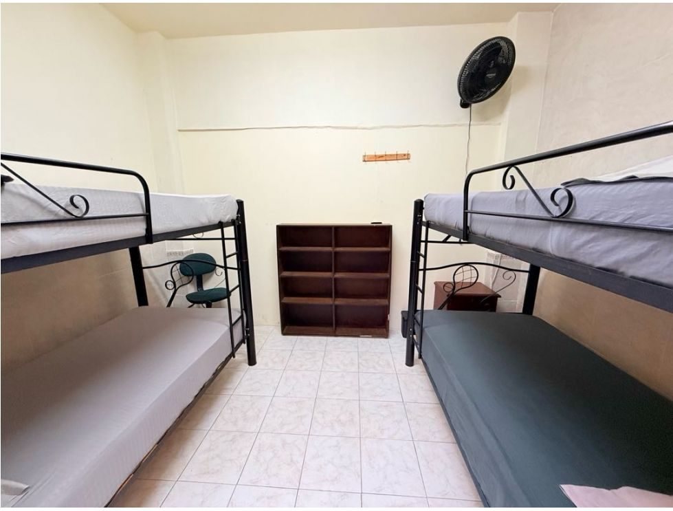 Bedroom 5: 2 bunk beds, 4 guests